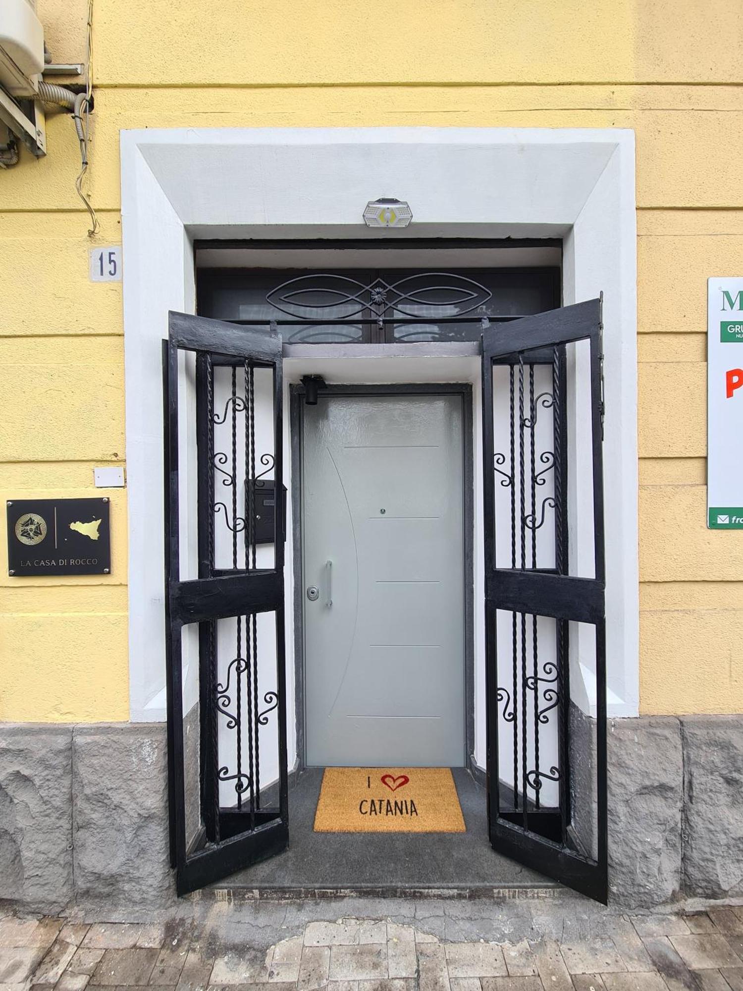 La Casa Di Rocco Catânia Exterior foto